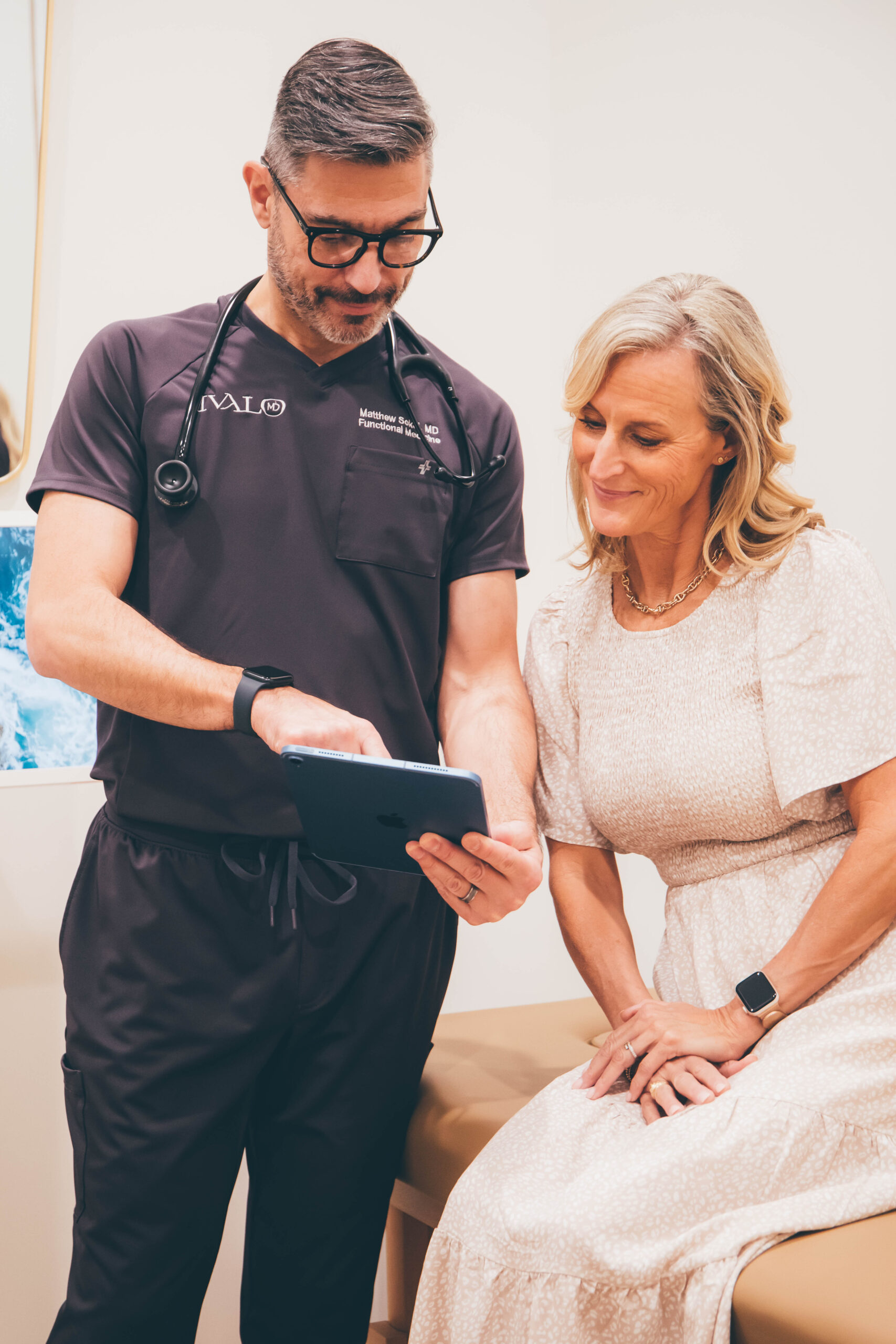 Patient getting direct access to healthcare at Ivalo MD with Dr. Matthew Sokol